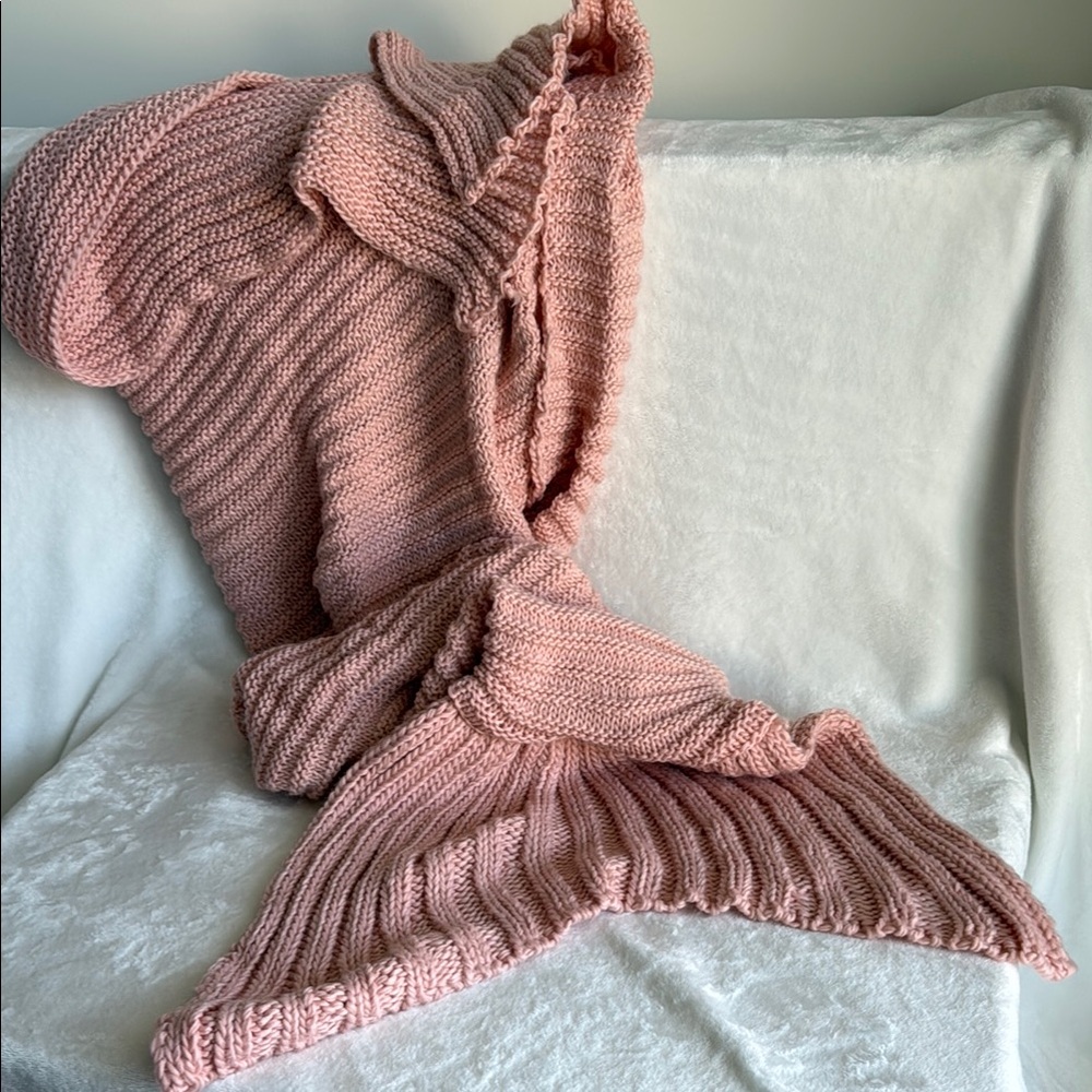 Pink Knit Mermaid Tail Blanket